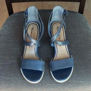 Tamaris Women’s Vivi Leather Sandals. Fits size 10